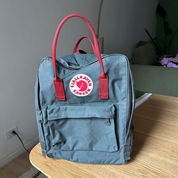 Fjällräven Kånken Backpack Grey/Burgundy - Picture 1 of 3